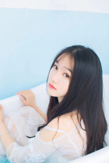 两个女生